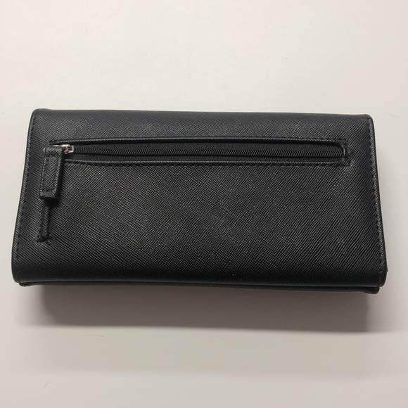 A black wallet - Picture 3 of 3